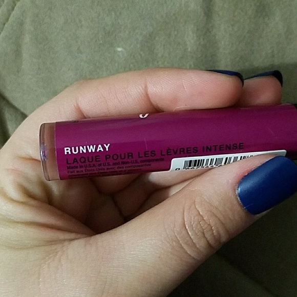 Victoria's Secret Lip Lawyer Gloss in Runway Pink - Picture 2 of 5